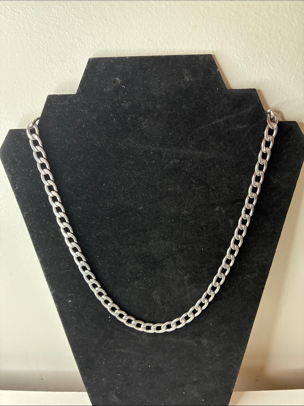 Chunky Silver Fear Handcuff 22” Stainless Steel Chain Necklace - Picture 10 of 12